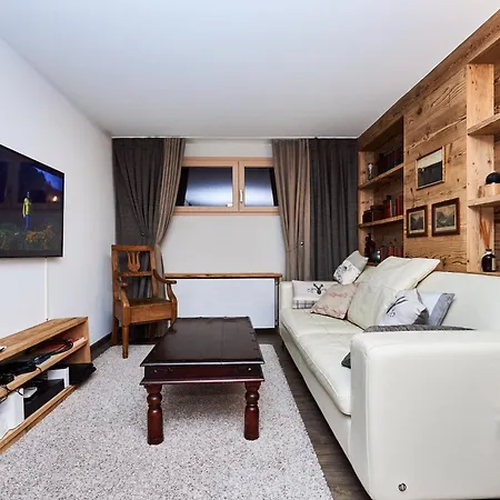 Route De Tsarbouye 17, 4br, Les Dauphinelles Appartement