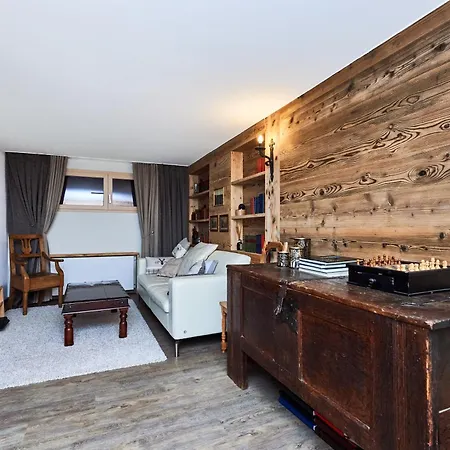 Route De Tsarbouye 17, 4br, Les Dauphinelles Appartement *
