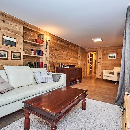 Route De Tsarbouye 17, 4br, Les Dauphinelles Appartement *