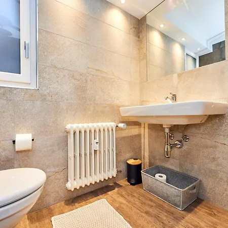 Route De Tsarbouye 17, 4br, Les Dauphinelles Apartament