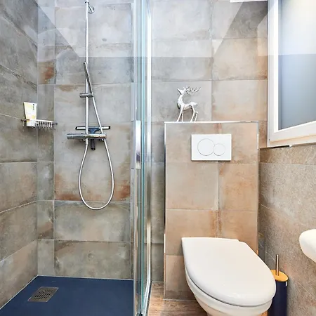 Apartament Route De Tsarbouye 17, 4br, Les Dauphinelles